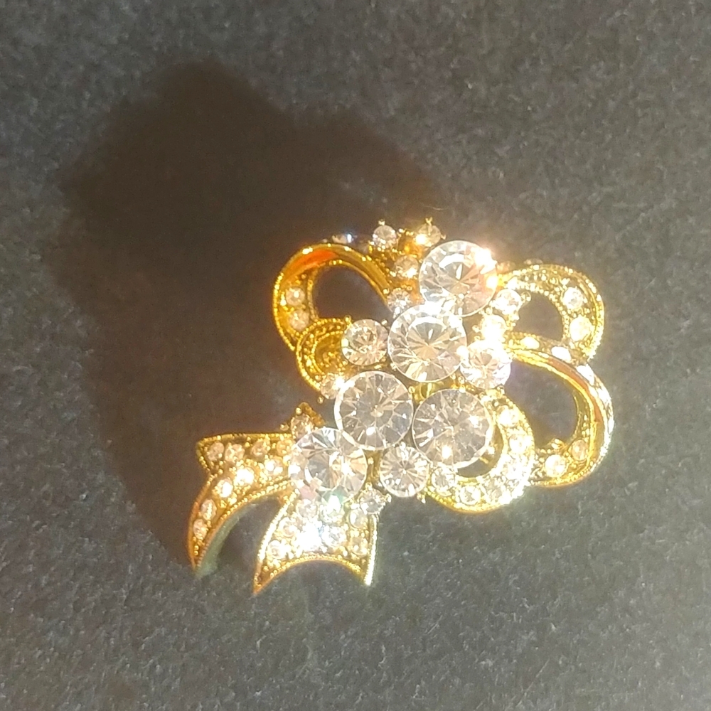 Gold & Crystal Bow Brooch - Picture 3 of 3